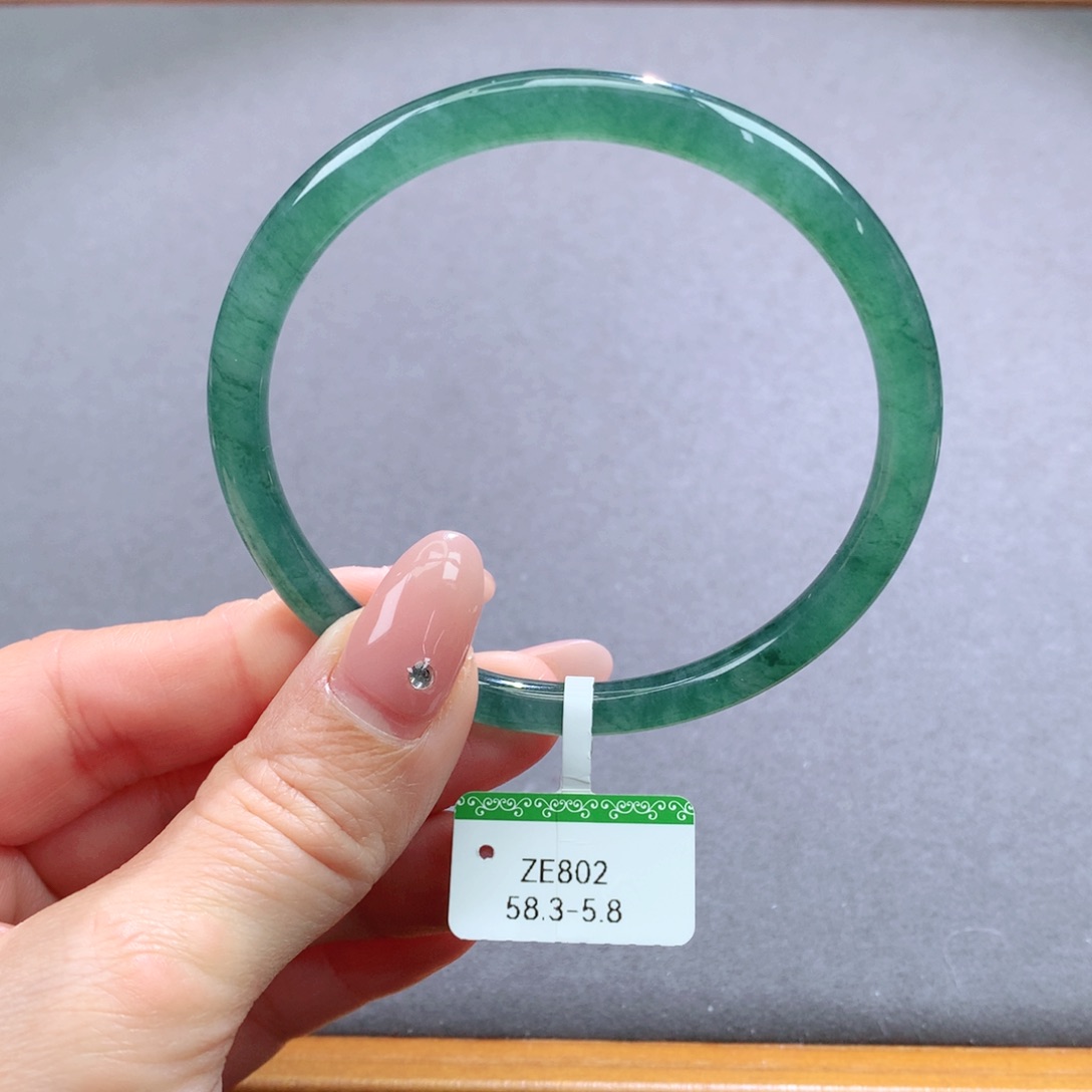 翡翠手镯未镶嵌天然翡翠手镯叮当镯