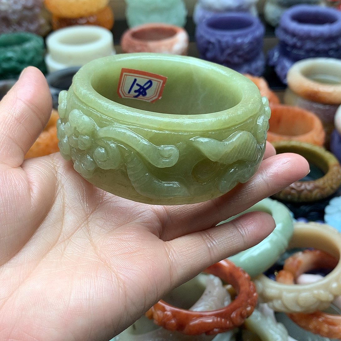 毛衣链未镶嵌石英质玉.***