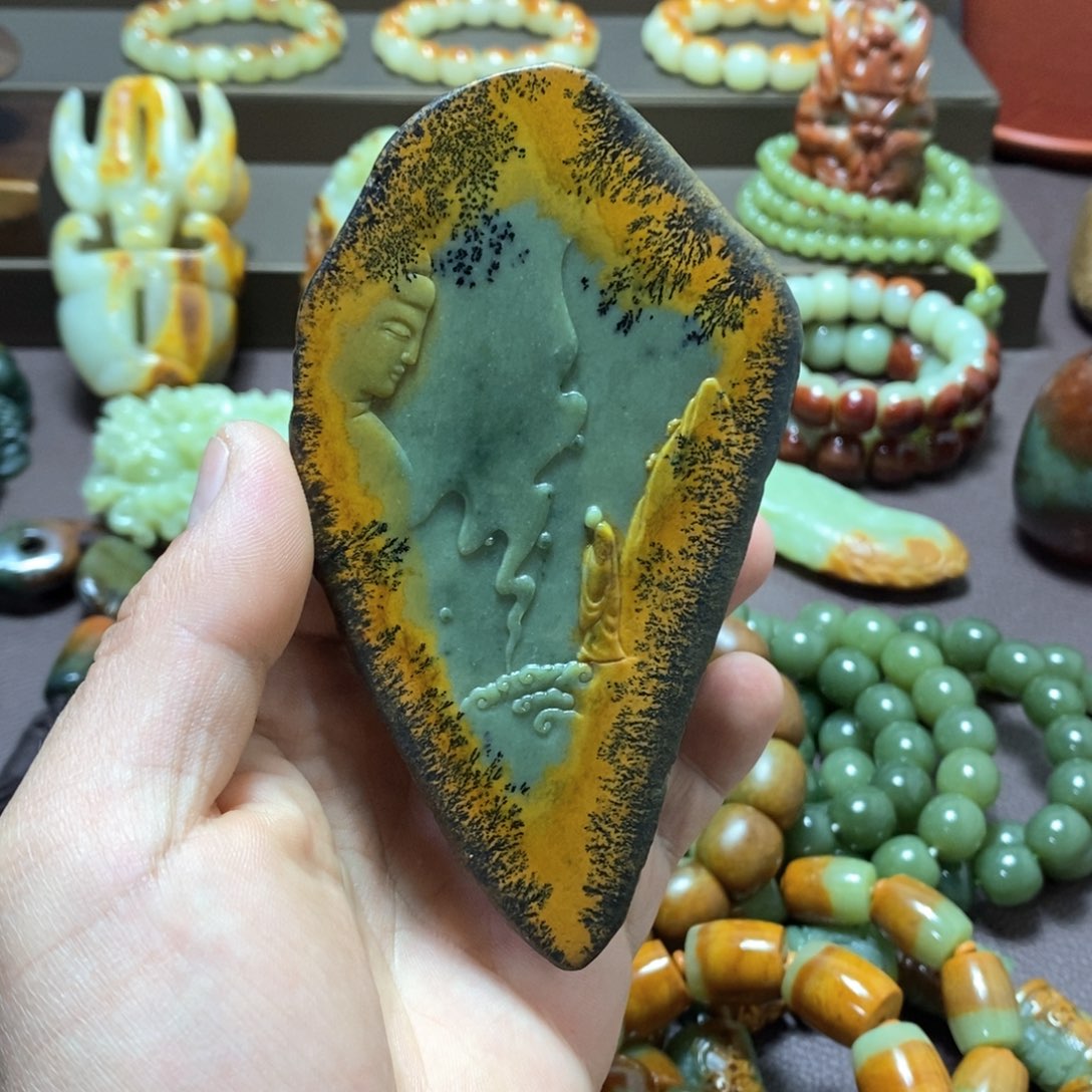 岫岩河磨玉（透闪石质玉）一心向佛，小摆件未镶嵌