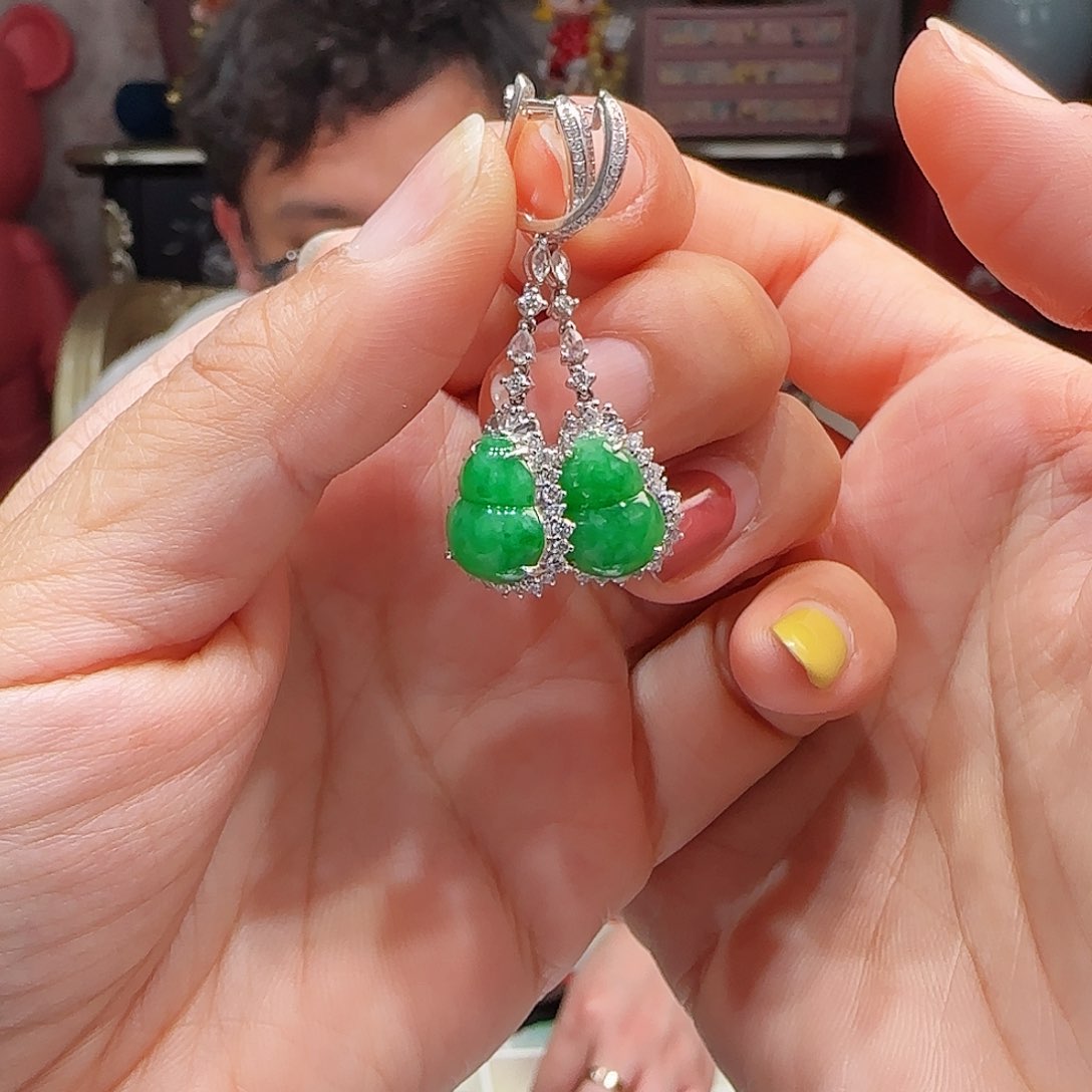 翡翠吊坠(不含链)18K金镶嵌耳饰