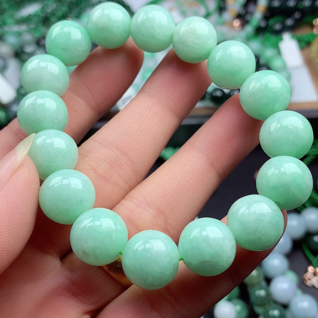 翡翠颈饰未镶嵌手串