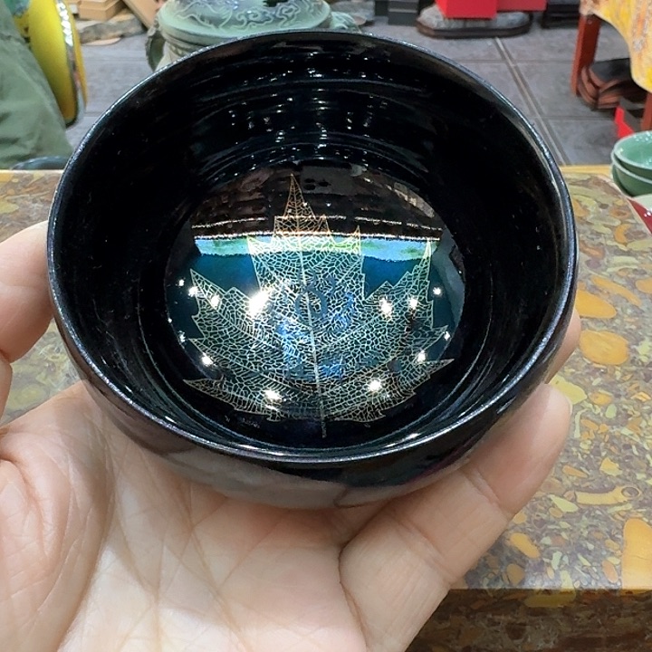 叶子盏杯一个，瓷。。。品茗