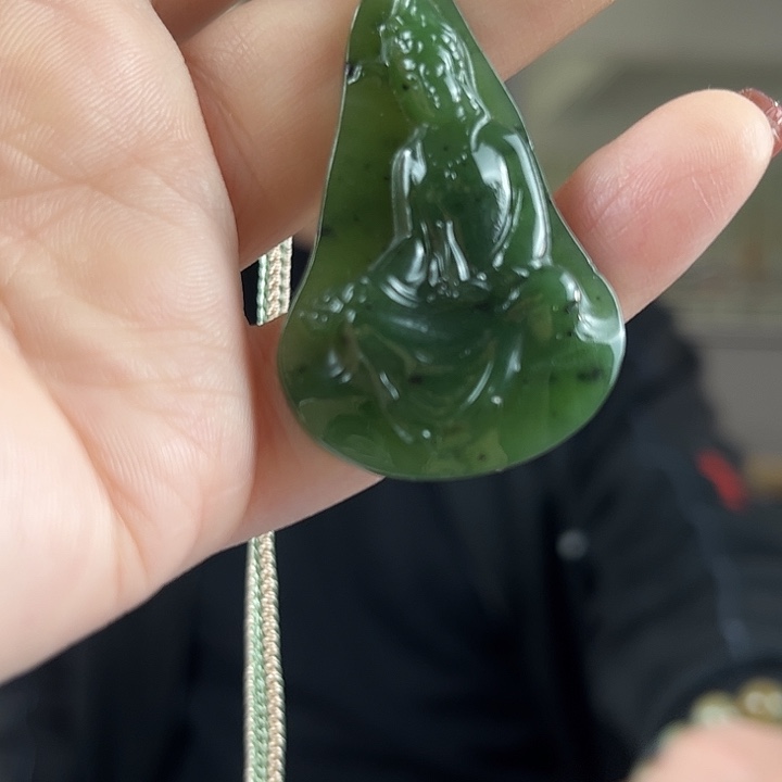 颈饰未镶嵌和田玉（碧玉）