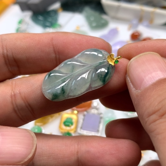 翡翠颈饰未镶嵌翡翠