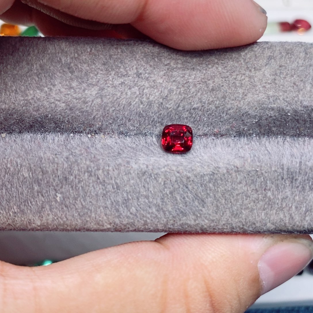 尖晶石裸石未镶嵌尖晶石63分