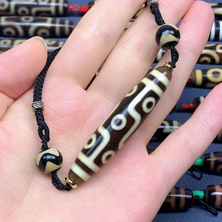 从***出玛瑙/玉髓（覆膜）未镶嵌颈饰