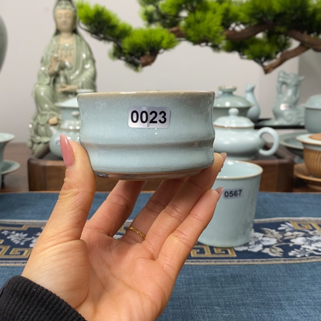 0023微瑕天青色竹节杯