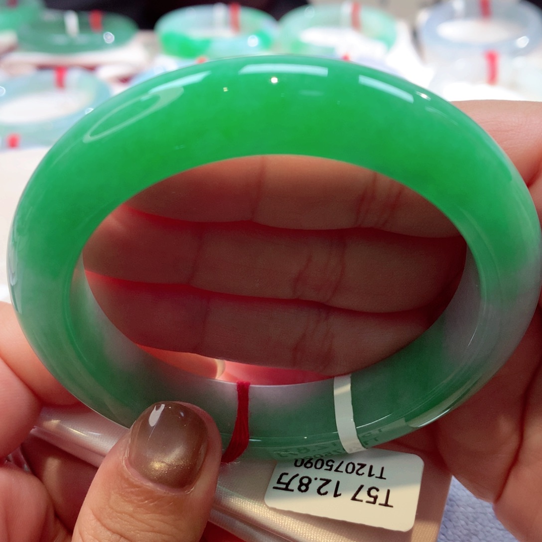 未镶嵌手镯翡翠上新满绿推荐9号11