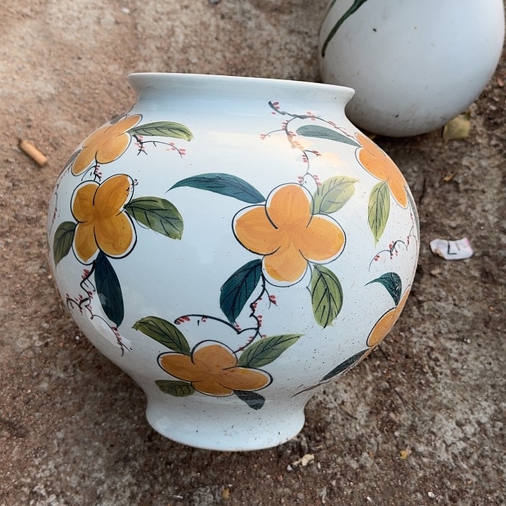 微瑕景德镇陶瓷手工花瓶