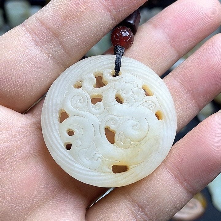 颈饰未镶嵌和田玉