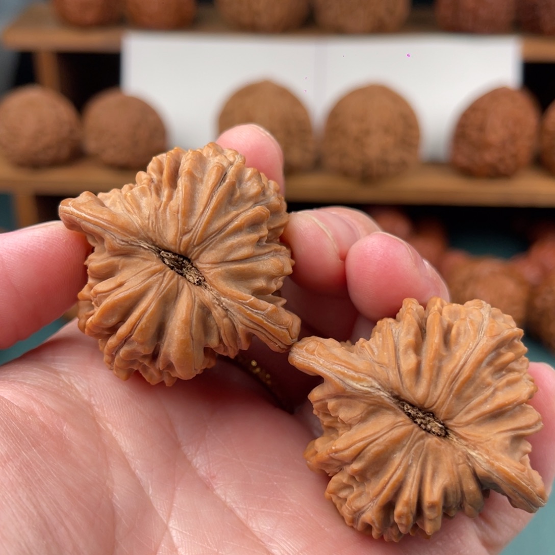 文玩核桃把件44尺平谷一代四座楼