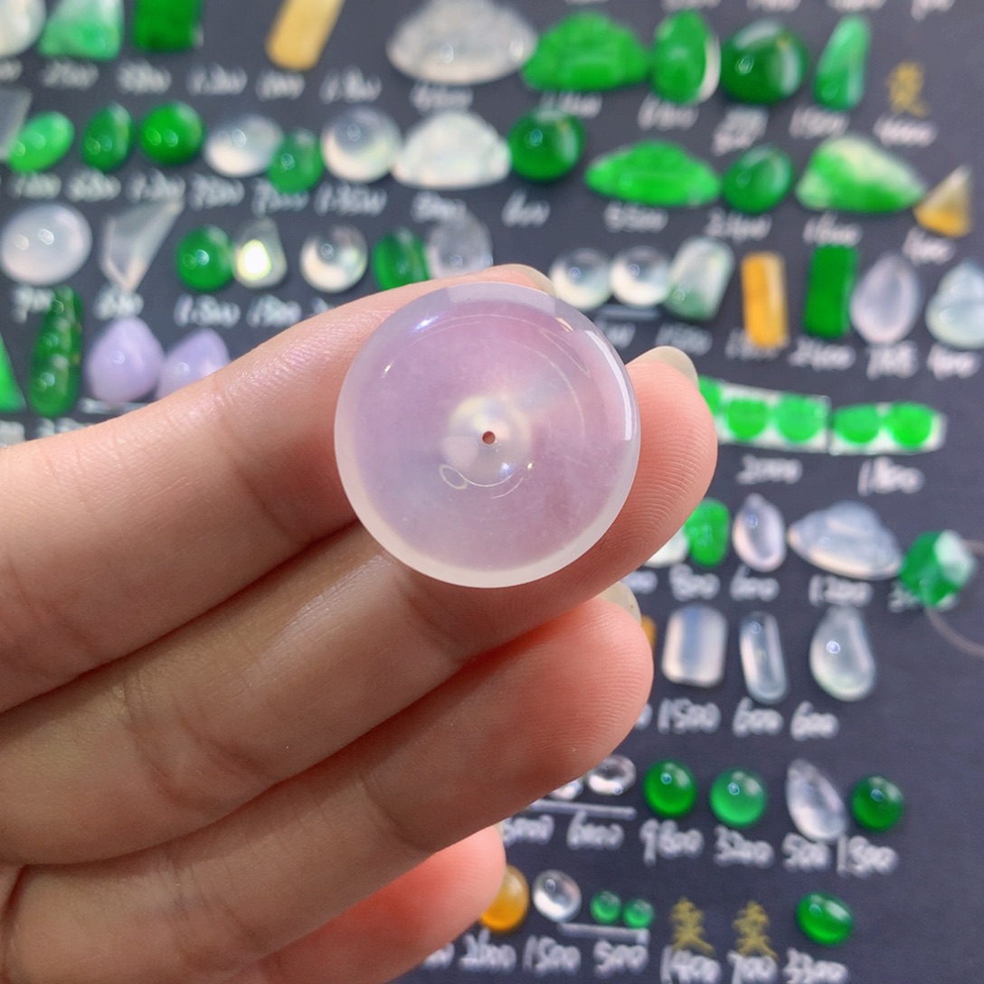 翡翠未镶嵌颈饰平安扣