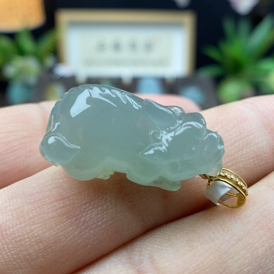 翡翠18K金镶嵌颈饰吊坠132