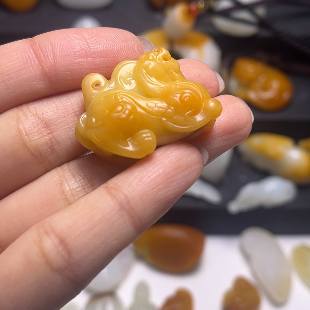 和田玉颈饰未镶嵌财*