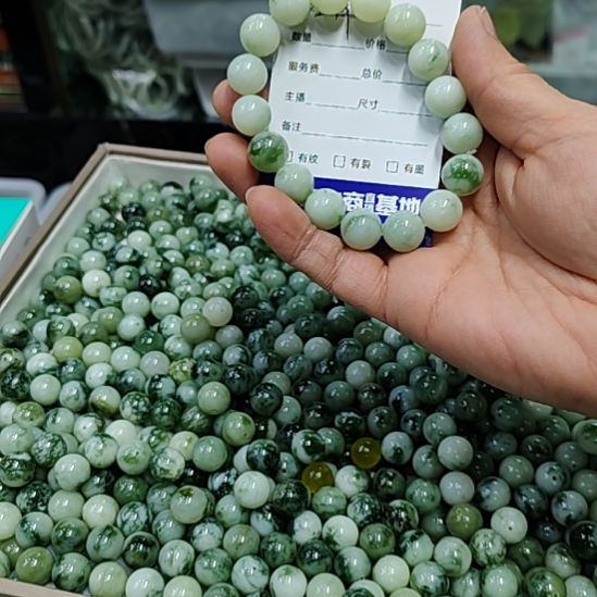 吉***意透闪石-蛇纹石玉未镶嵌手链