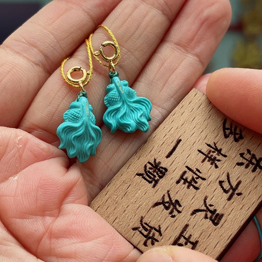 绿松石颈饰未镶嵌