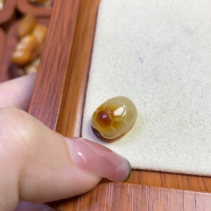 琥珀未镶嵌珠宝奇石富甲