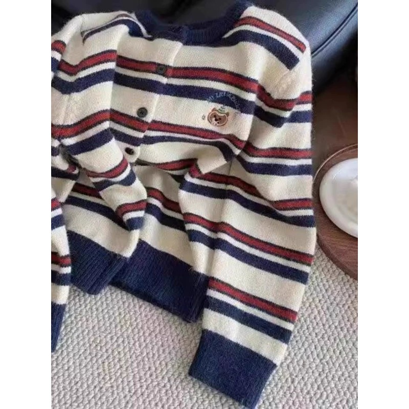 【李姑娘专属】81821韩系复古刺绣熊撞色条纹针织开衫