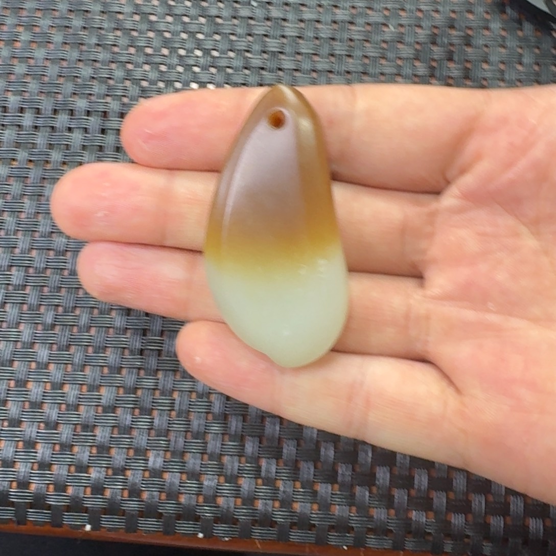 A***C和田玉未镶嵌挂件金山随心