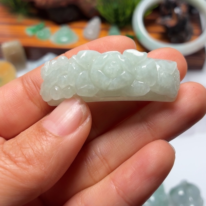 无***束翡翠未镶嵌颈饰翡翠