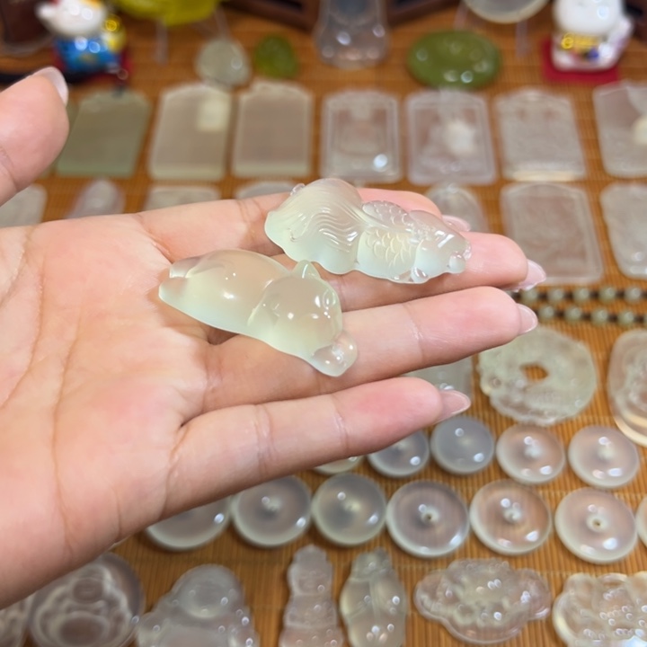 岫玉未镶嵌岫玉白冰挂件趴趴猫小金鱼任选其一