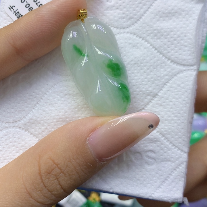 颈饰18K金镶嵌翡翠