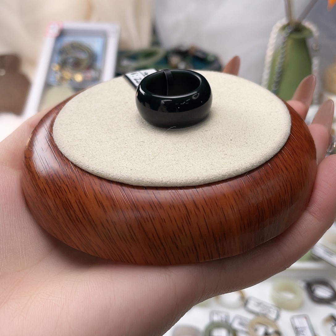 和田玉未镶嵌戒指墨玉轮胎17.3v566