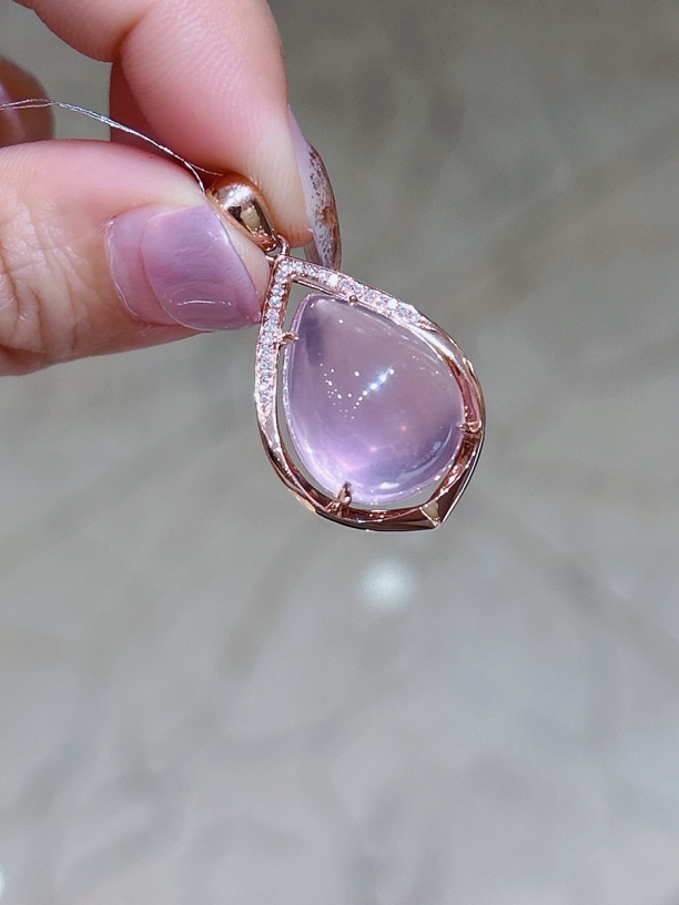 17.27ct 18k玫瑰金镶嵌芙蓉石吊坠