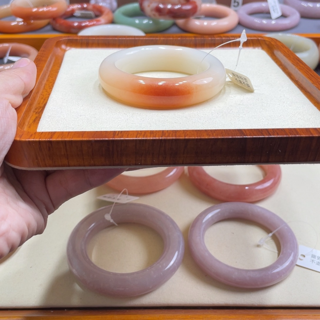 石英质玉手镯未镶嵌叮*叮