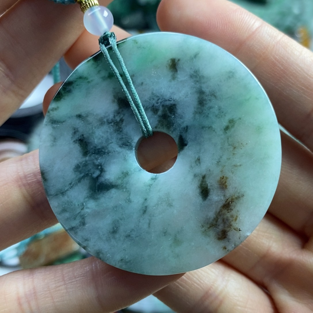 翡翠颈饰未镶嵌吊坠