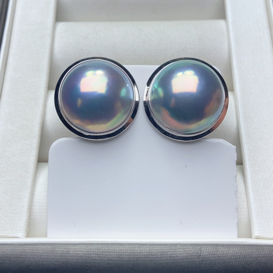 凰***儿拼合珍珠（马贝珠）18K金镶嵌耳饰