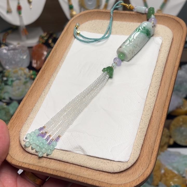 翡翠颈饰未镶嵌吊坠