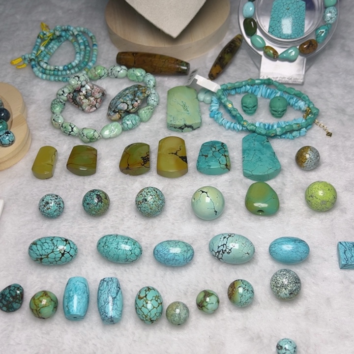 绿松石未镶嵌珠宝奇石