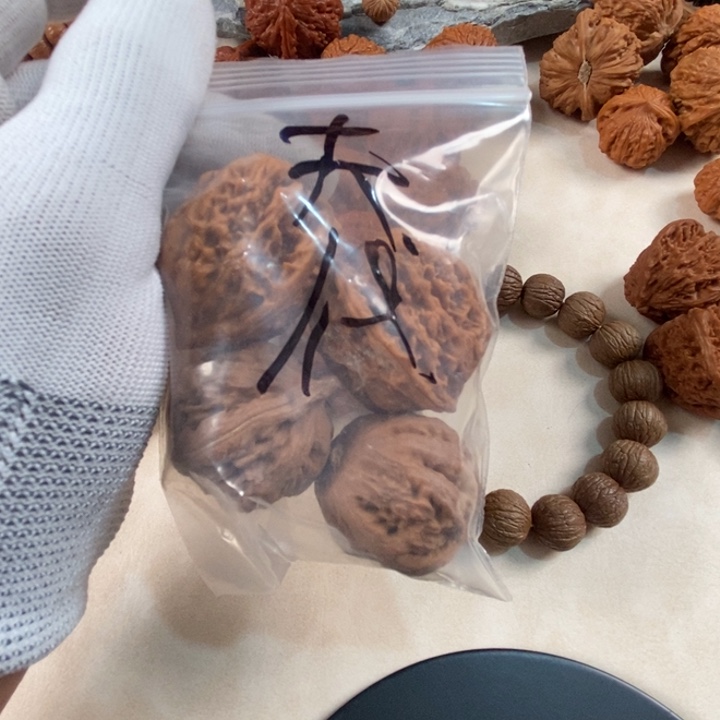 不***儿吊坠猴头核桃福袋鸡心