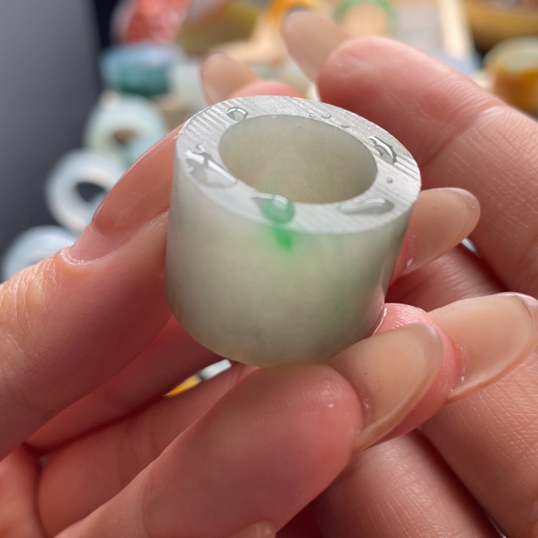 定制翡翠未镶嵌戒指