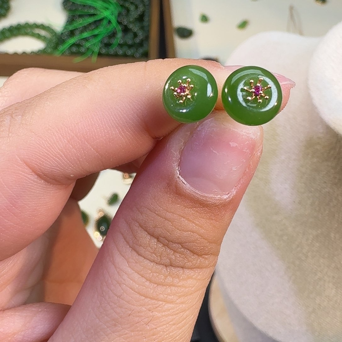 和田玉耳钉18K金镶嵌