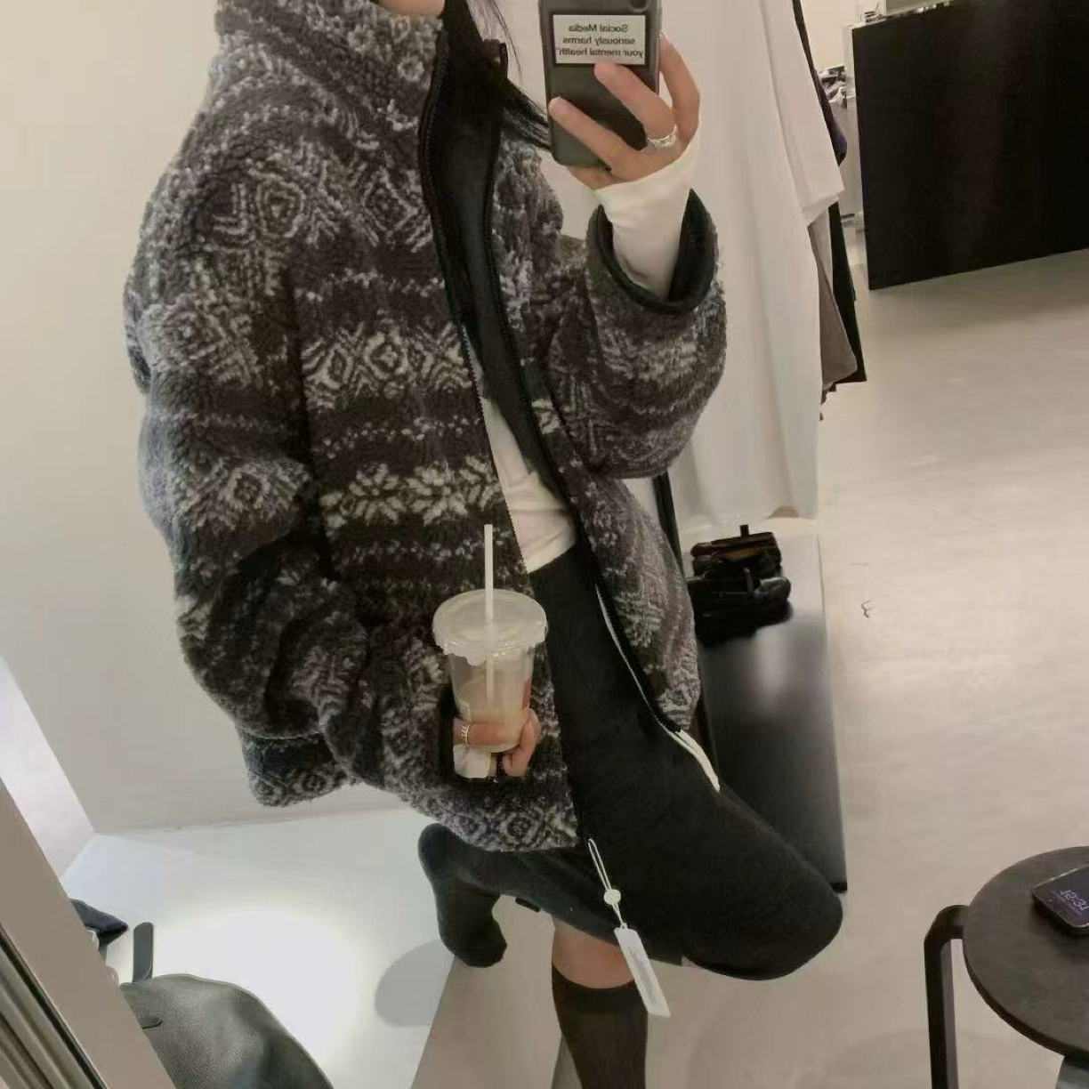 现韩国东大门代购atmosphere冬季复古费尔岛印花羊羔毛外套