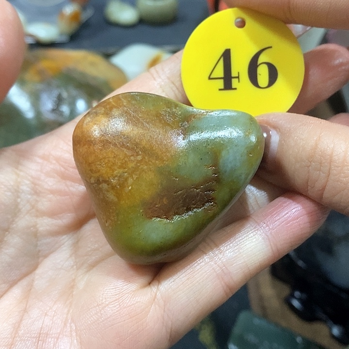 未镶嵌和田玉（糖玉）挂件