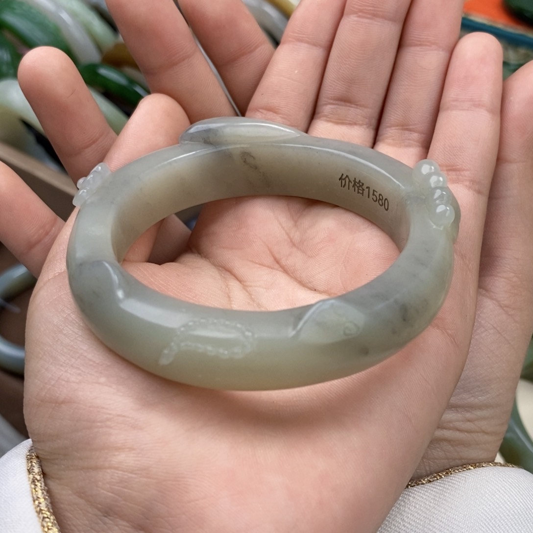 和田玉手镯 未镶嵌L****Y