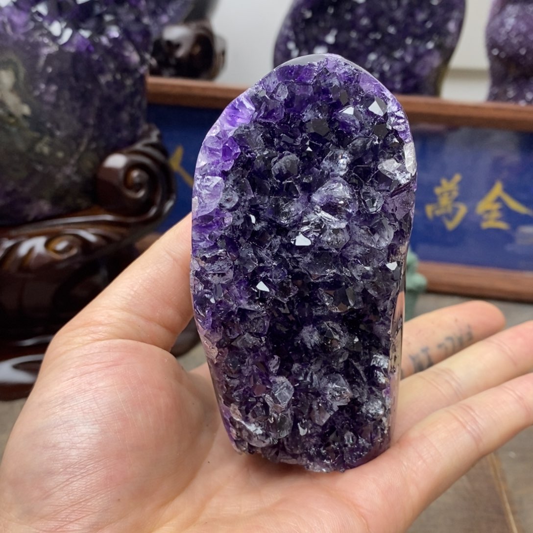 未镶嵌水晶大型摆件（非配饰）