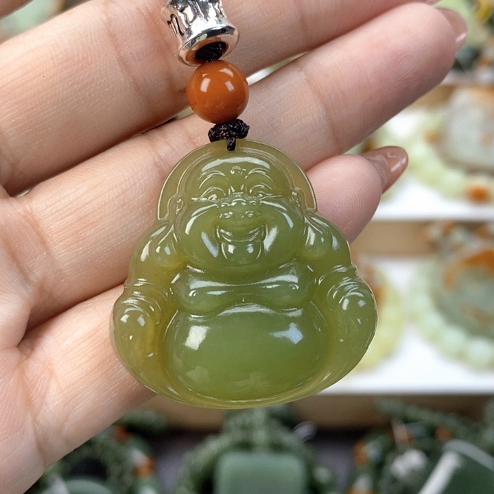 【闪购商品】透闪石质玉颈饰未镶嵌