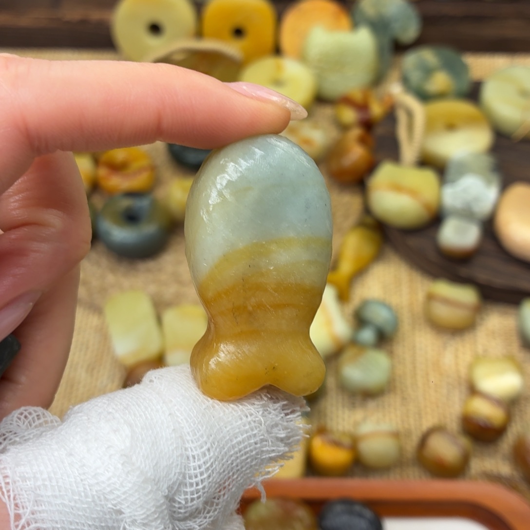 幽***蓝蛇纹石玉未镶嵌颈饰