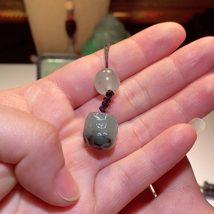 石英质玉（非洲翠）合金颈饰