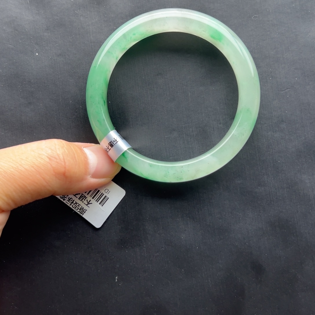 石英质玉（非洲翠）未镶嵌手镯