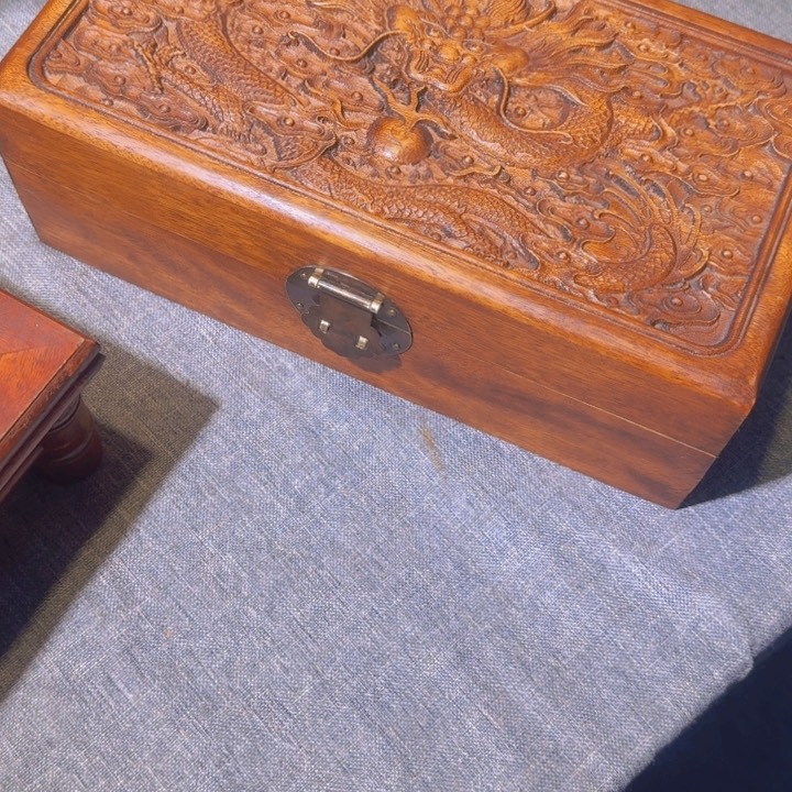 贡木首诗盒的的的的