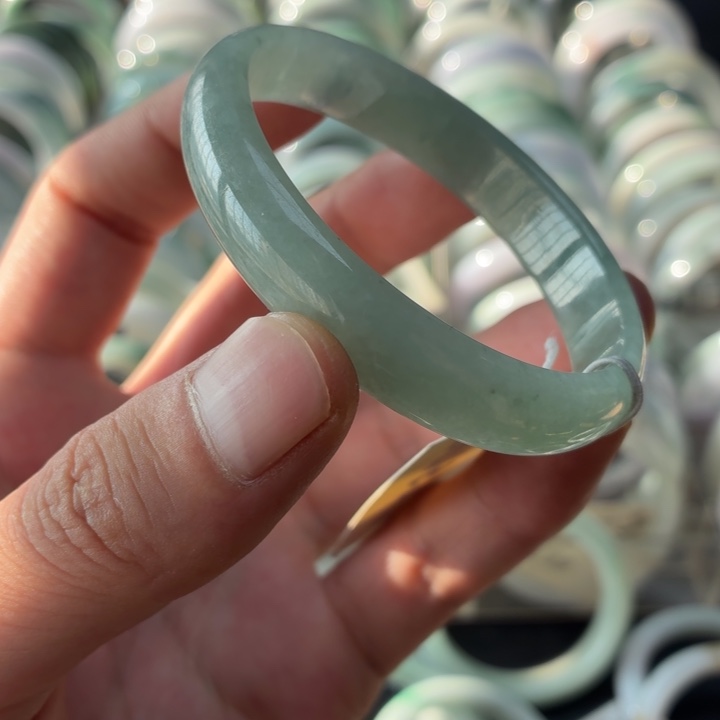 翡翠未镶嵌手镯翡翠手镯
