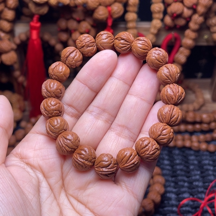 木质类龙纹桃枭挂件