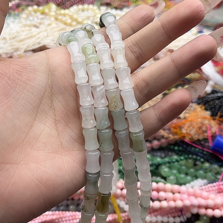 玛瑙/玉髓珠宝半成品未镶嵌一条8mm左右天山翠竹节几颗有瑕