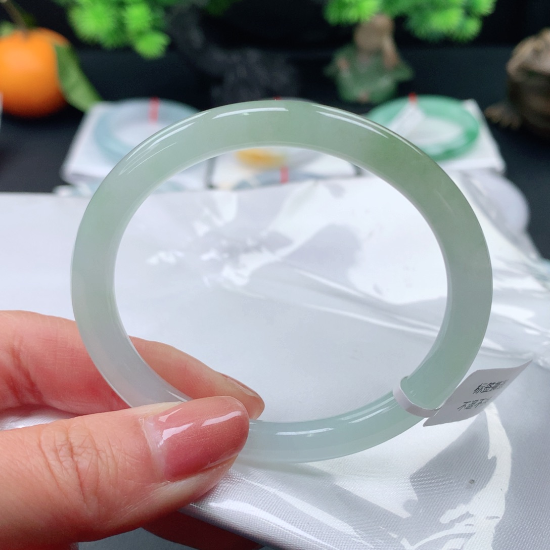 翡翠手镯未镶嵌54贵妃 冰湖水绿