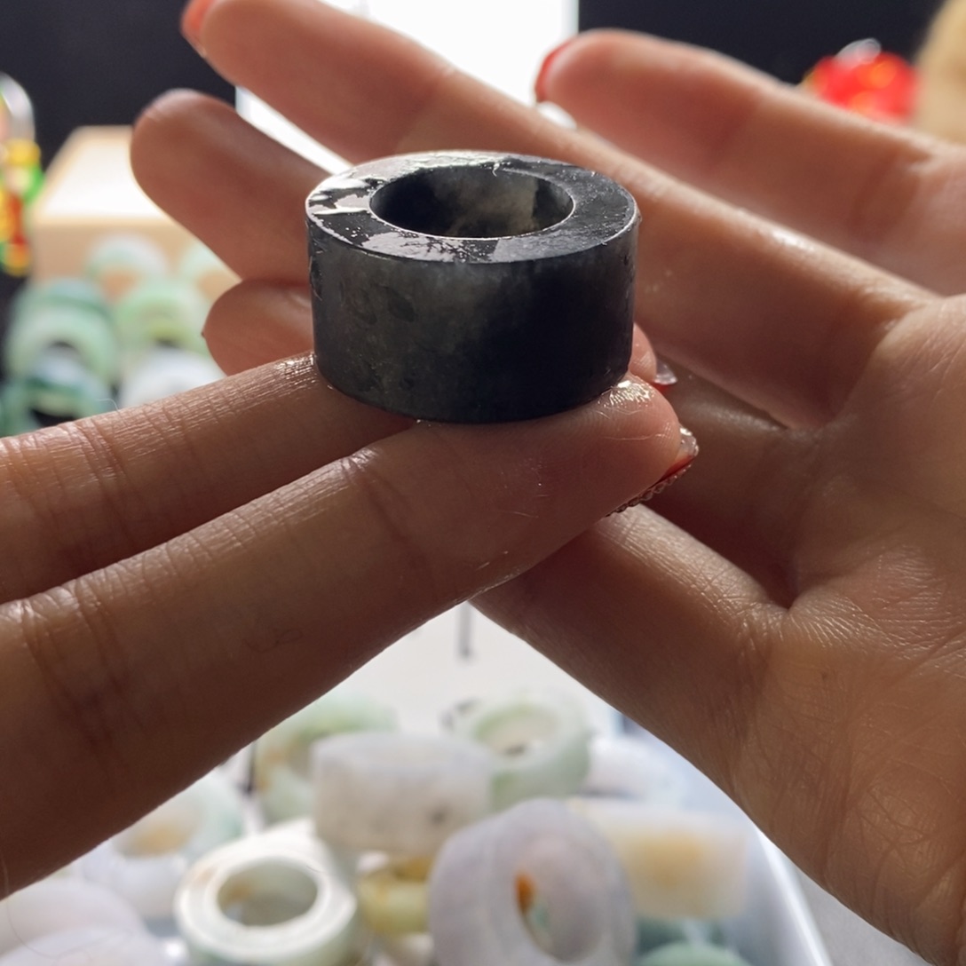 定制翡翠未镶嵌戒指